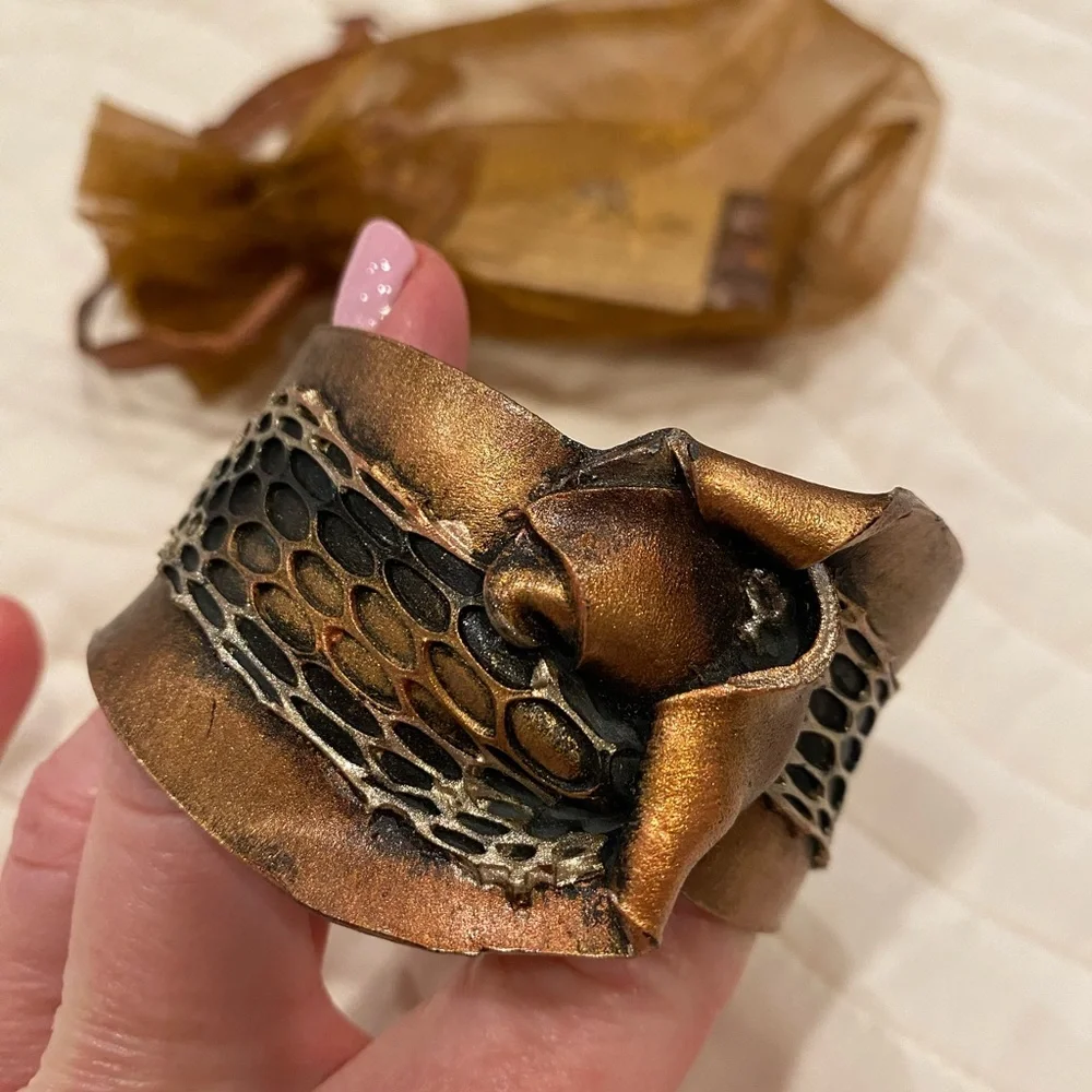 Wearable art! Gorgeous handmade bracelet. - Picture 4 of 6